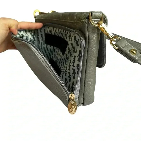 Quilted Gray Shoulder Bag - Picture 6 of 11